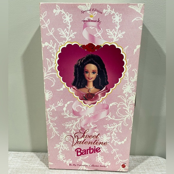 Sweet Valentine Barbie 1995 - Picture 2 of 6